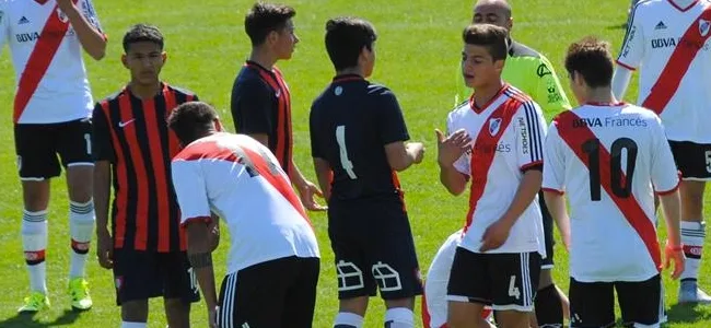 Una victoria y cuatro empates ante River