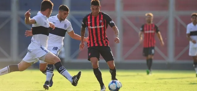 Historial ante Gimnasia y Esgrima de La Plata