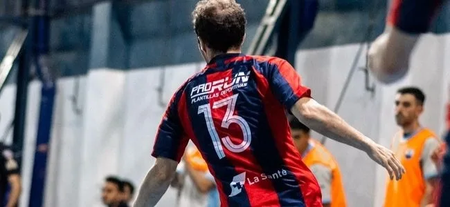 El futsal ganó 3-1 y sigue segundo