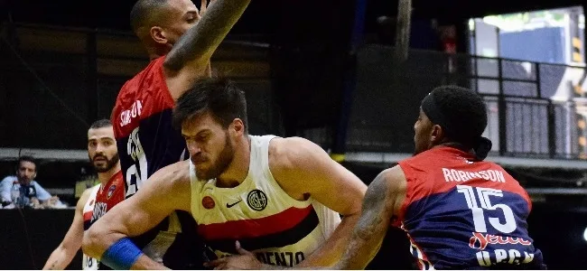 Sobre el final, se le escapó el partido ante Quimsa